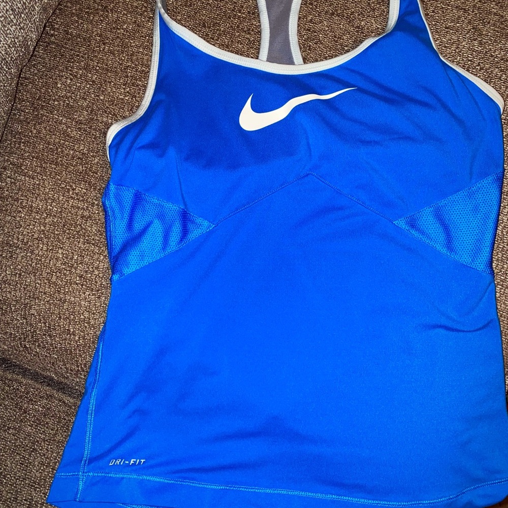 Nike tee and racer back dry fit - Picture 7 of 8